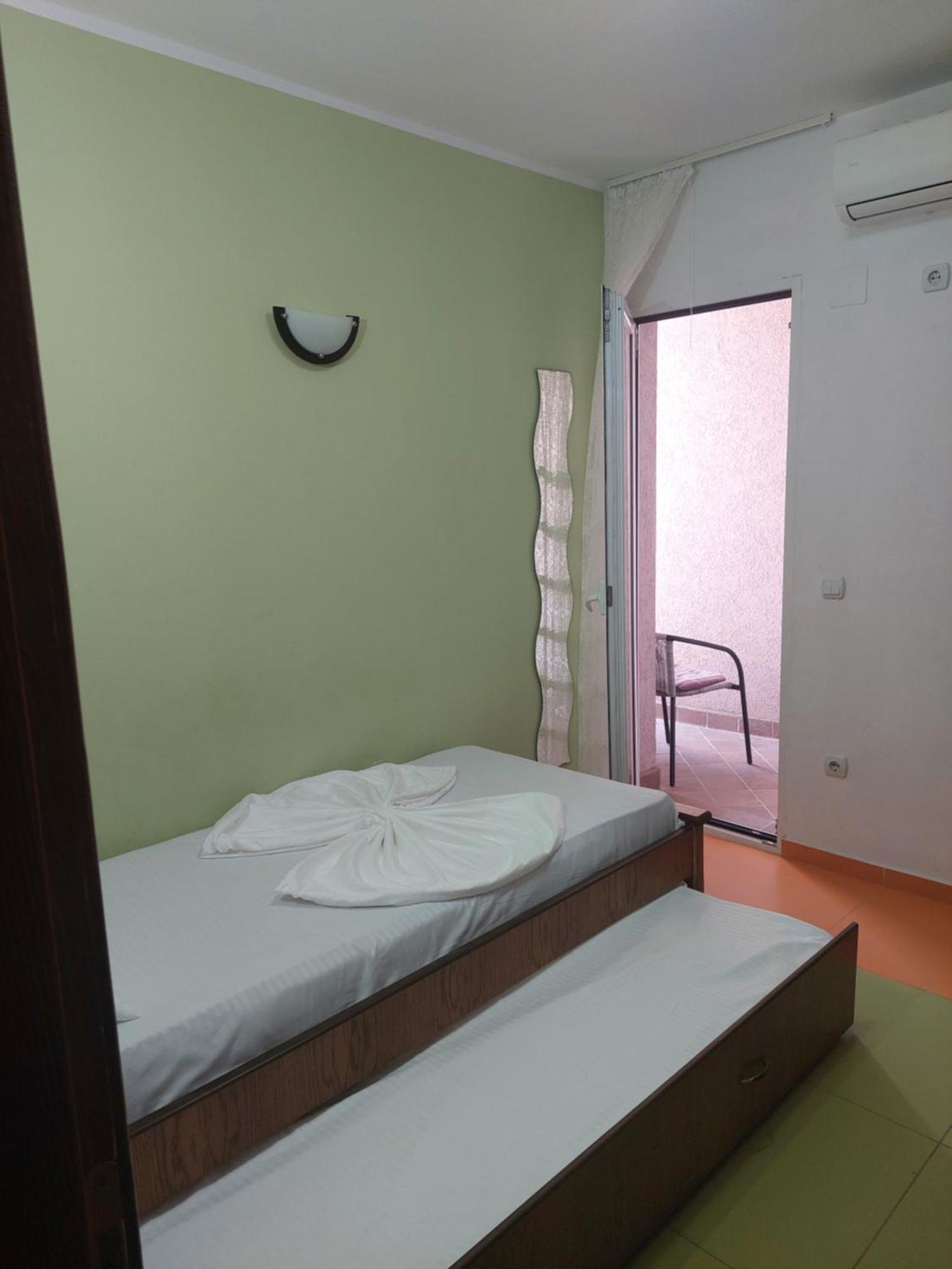 Accommodation Royal Azur Добра-Вода Экстерьер фото